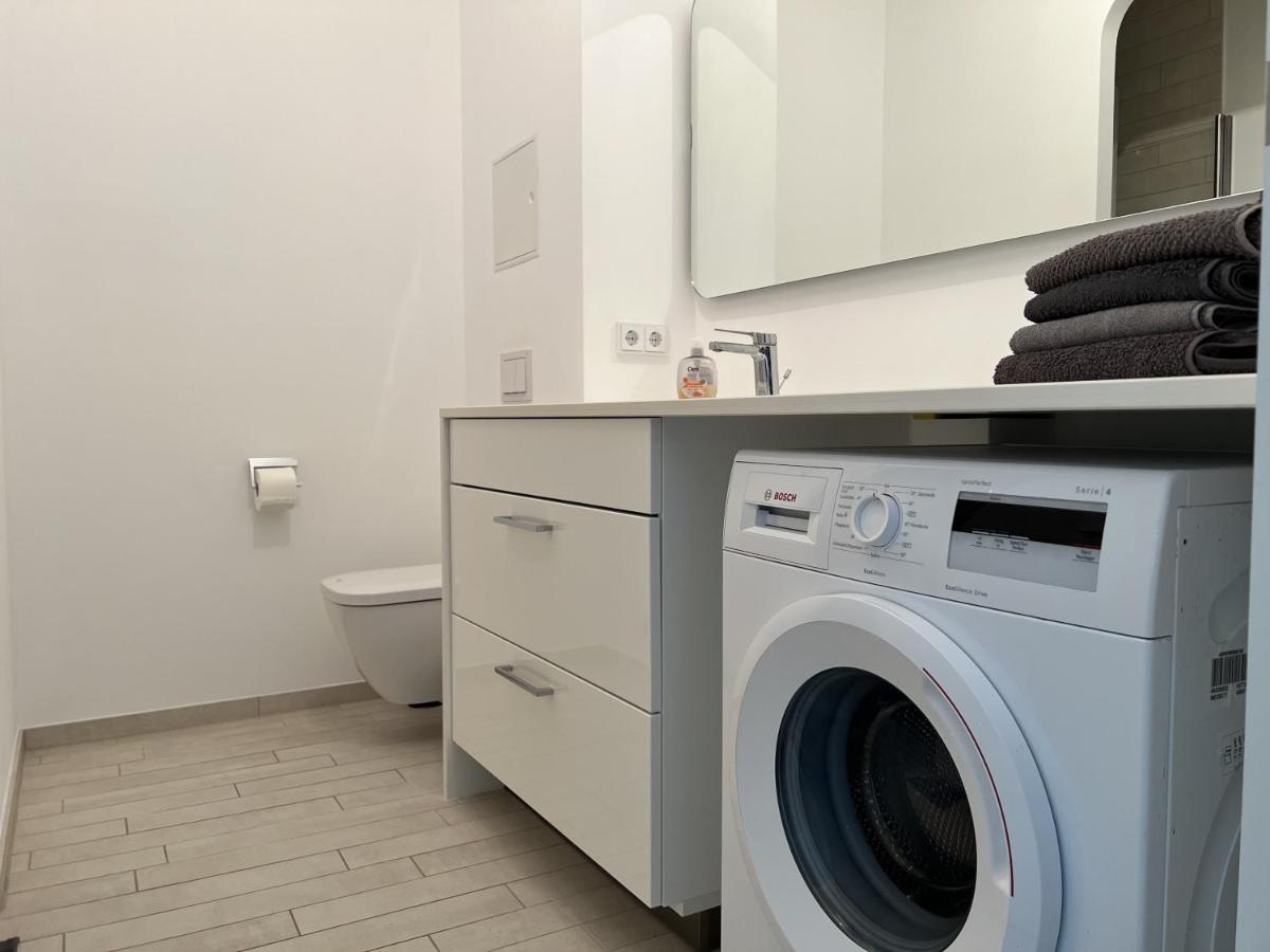 Luxury Waterfront Apartment Берлин Екстериор снимка