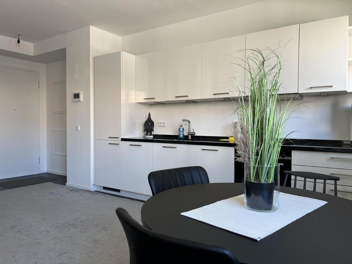 Luxury Waterfront Apartment Берлин Екстериор снимка