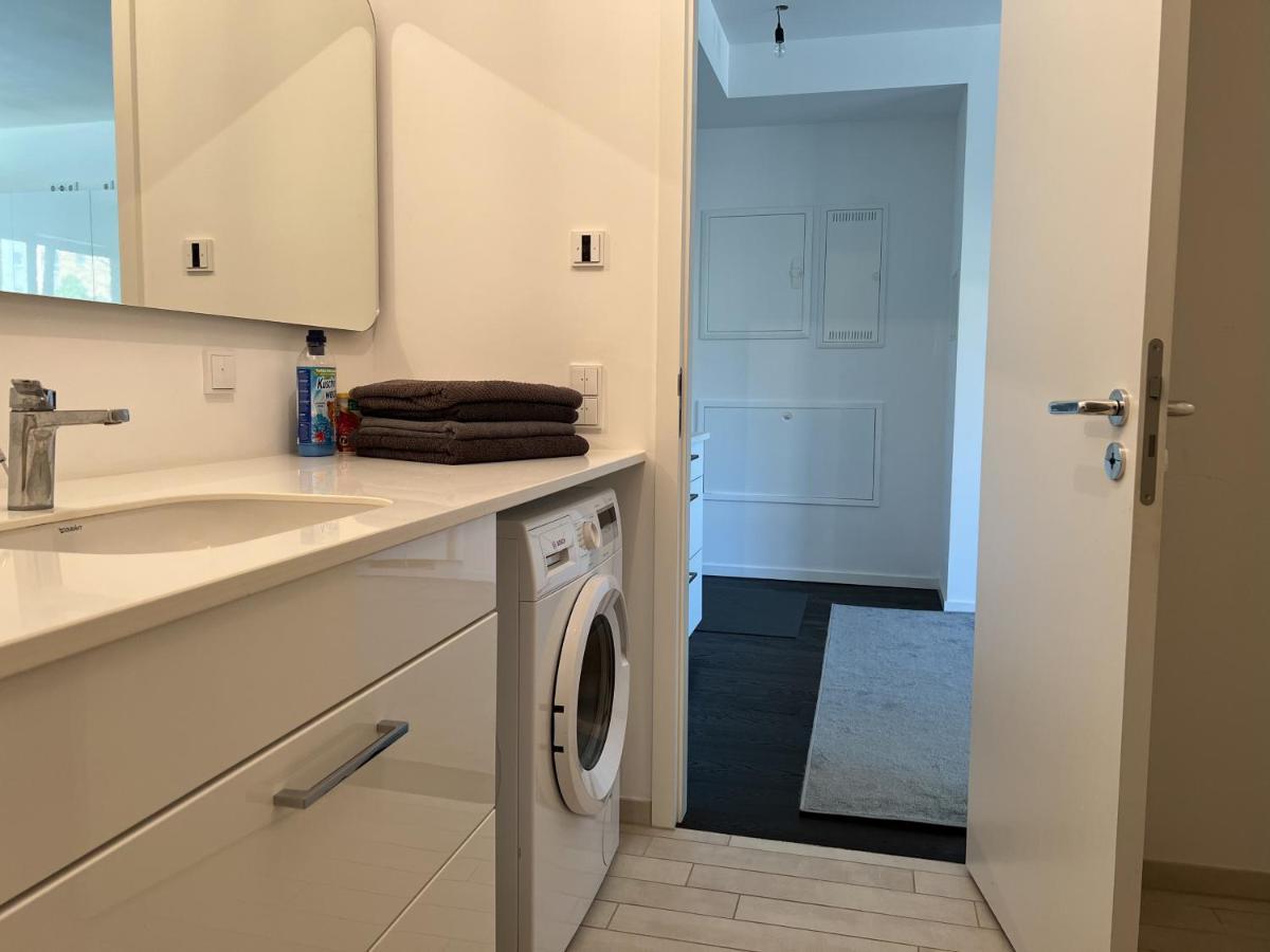Luxury Waterfront Apartment Берлин Екстериор снимка