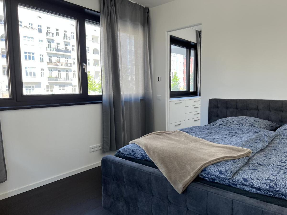 Luxury Waterfront Apartment Берлин Екстериор снимка