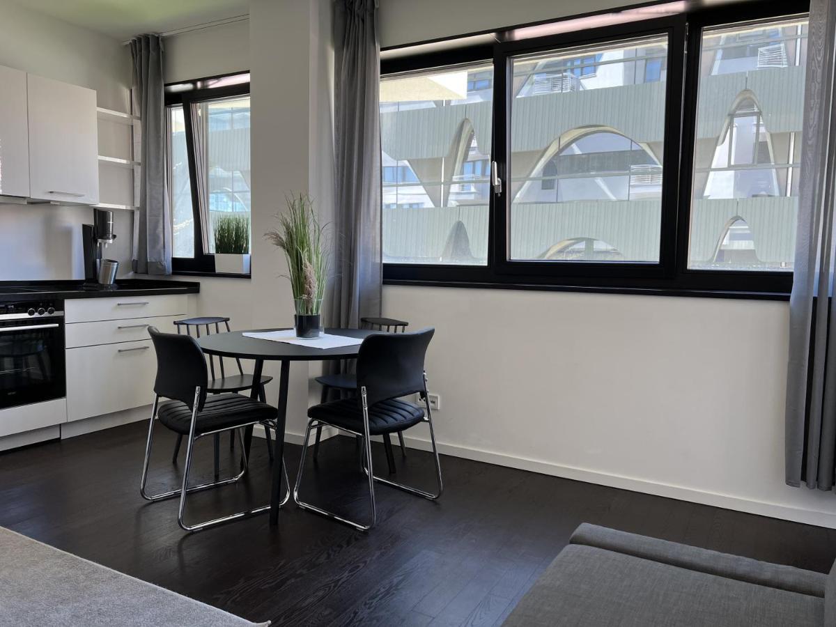 Luxury Waterfront Apartment Берлин Екстериор снимка
