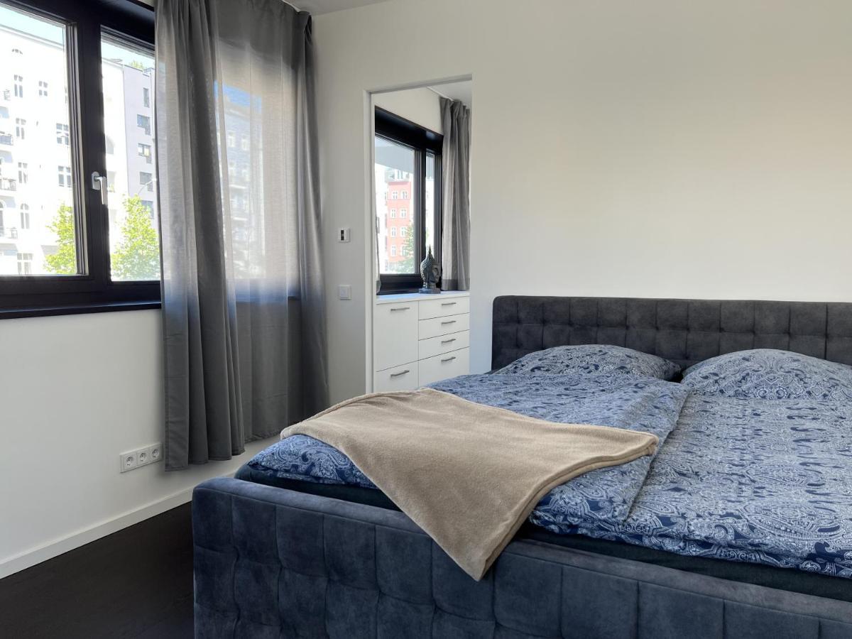 Luxury Waterfront Apartment Берлин Екстериор снимка