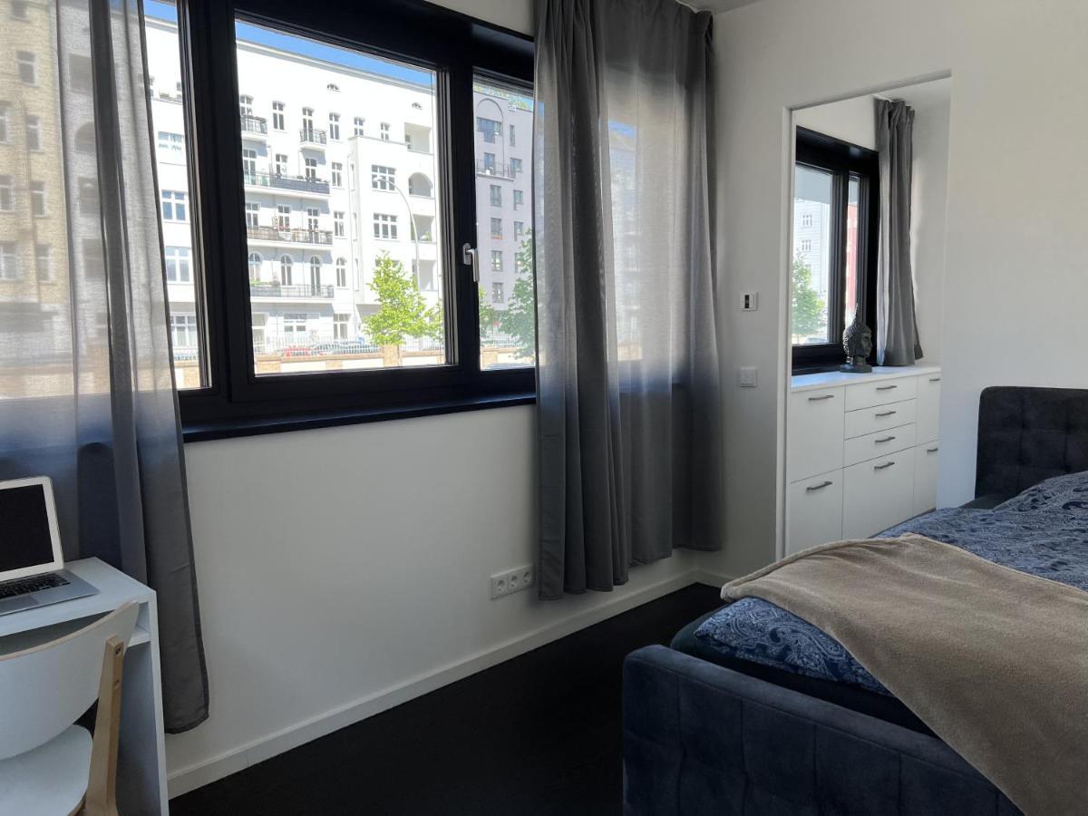 Luxury Waterfront Apartment Берлин Екстериор снимка